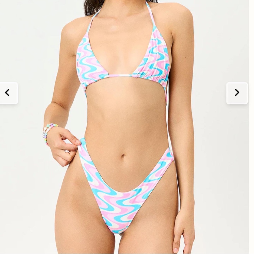Frankie’s bikini